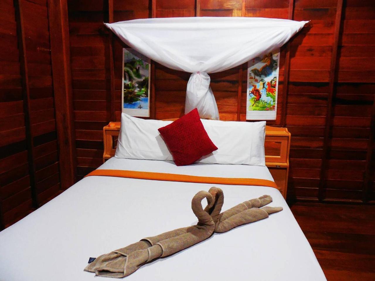 Zanom Sunrise Beach Resort Koh Lipe Exterior foto