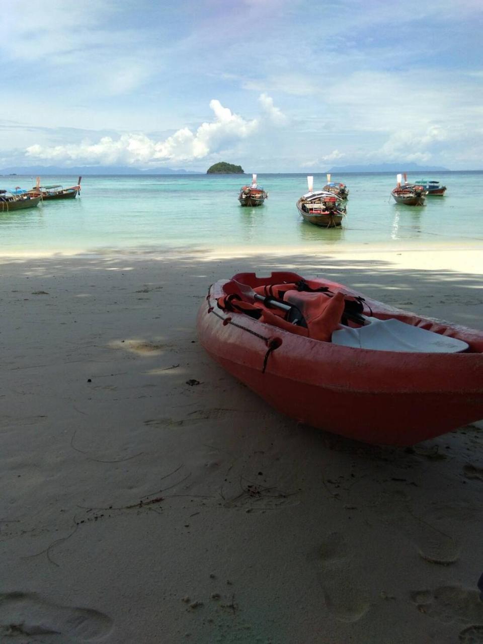 Zanom Sunrise Beach Resort Koh Lipe Exterior foto