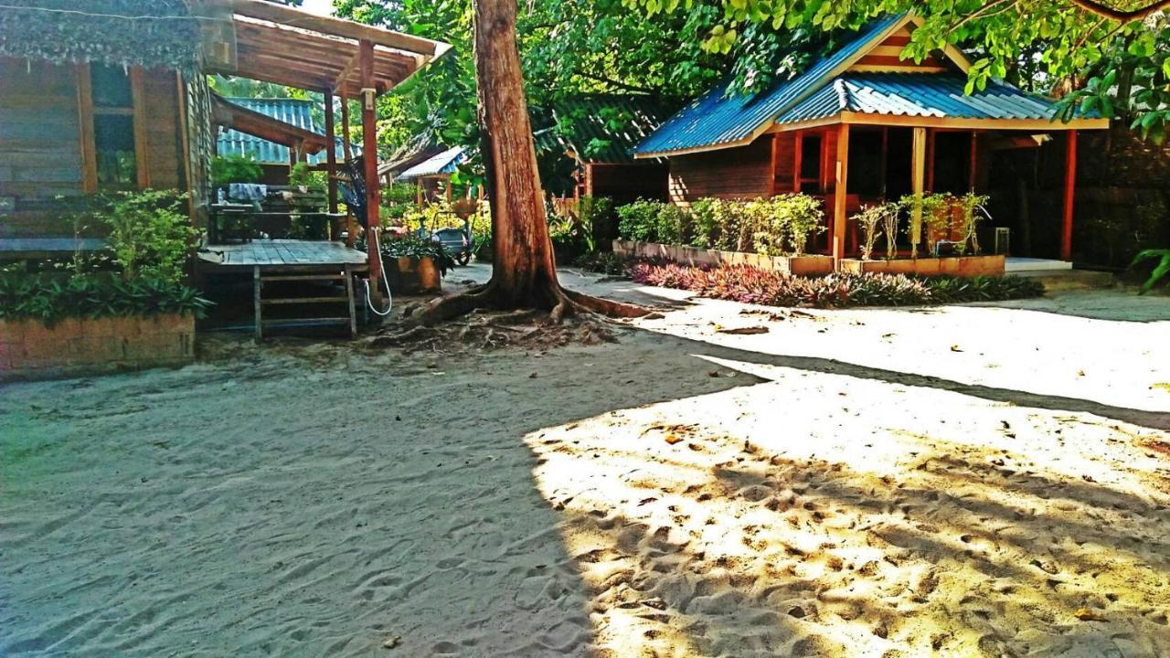 Zanom Sunrise Beach Resort Koh Lipe Exterior foto