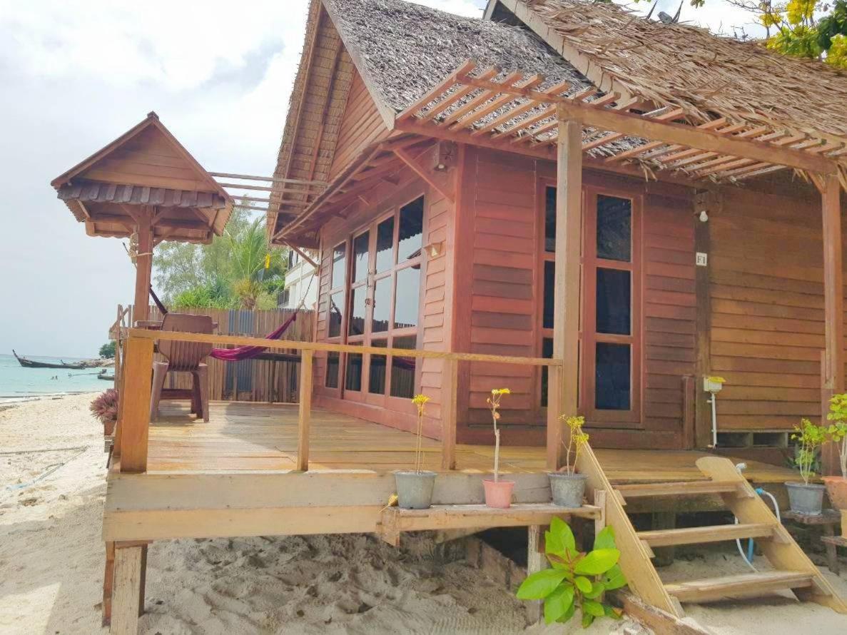 Zanom Sunrise Beach Resort Koh Lipe Exterior foto